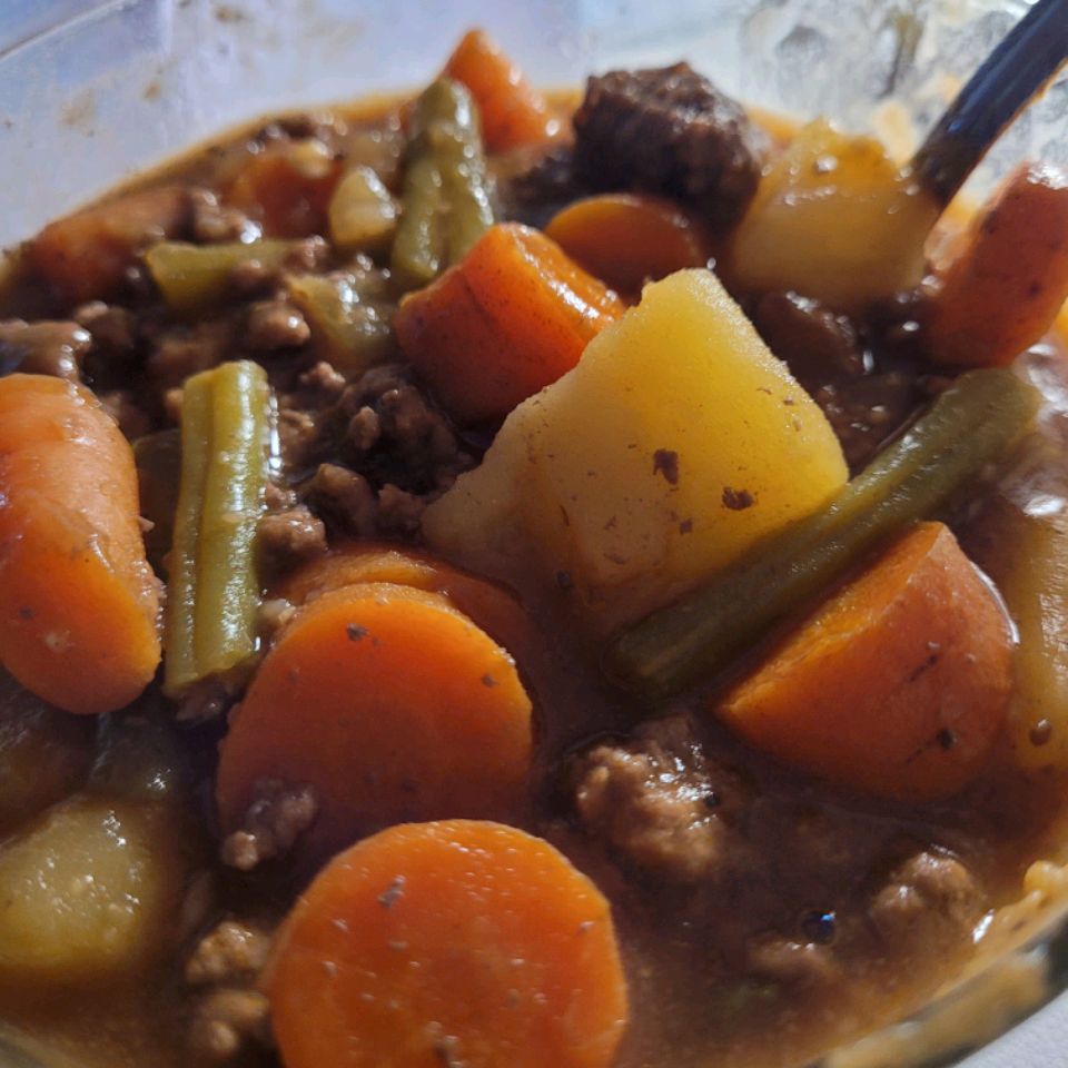 Hearty Ground Beef and Vegetable Stew
