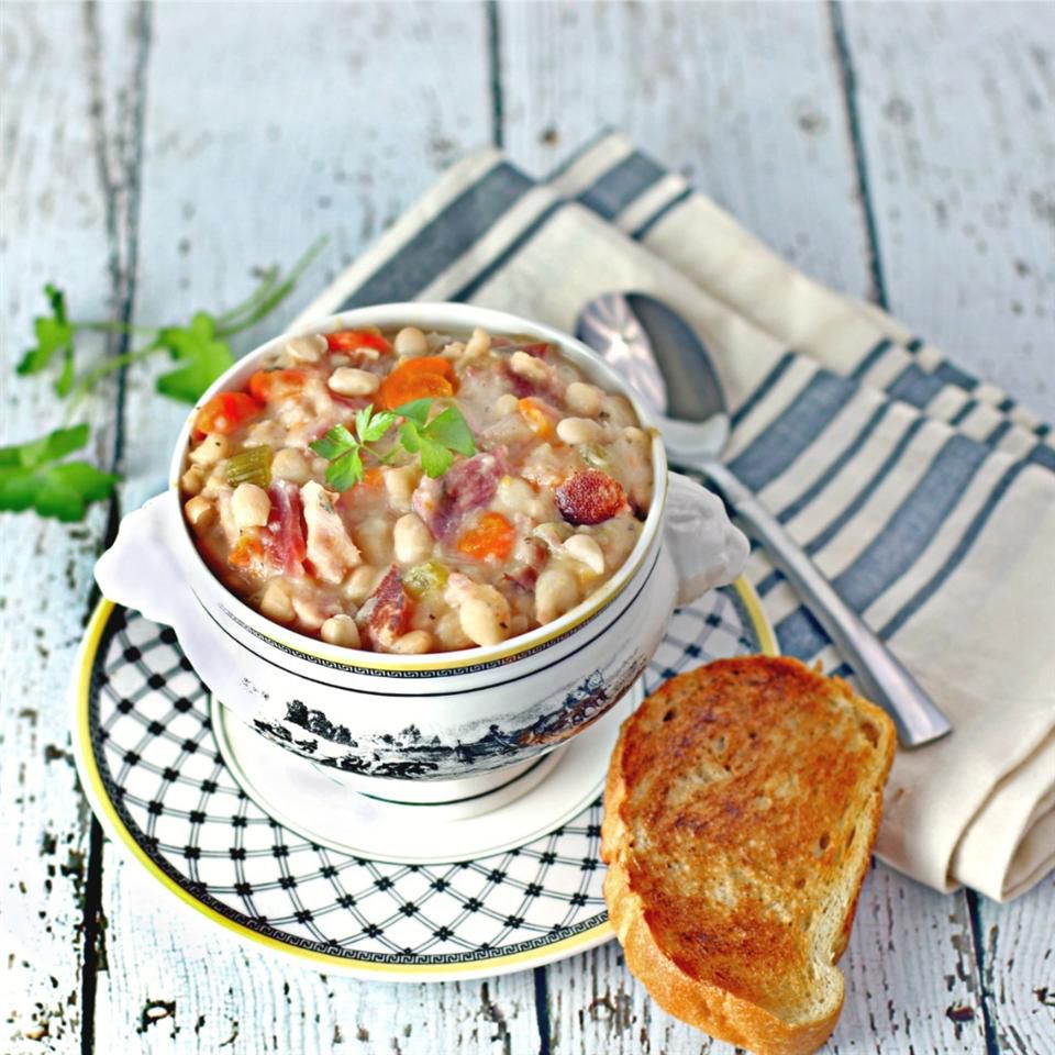 Hearty Navy Bean and Ham Soup