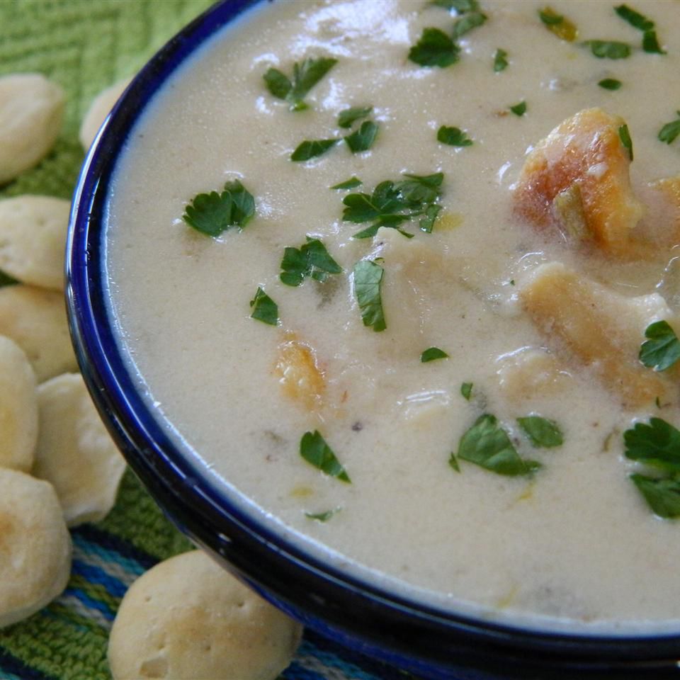 Hearty New England Clam Chowder