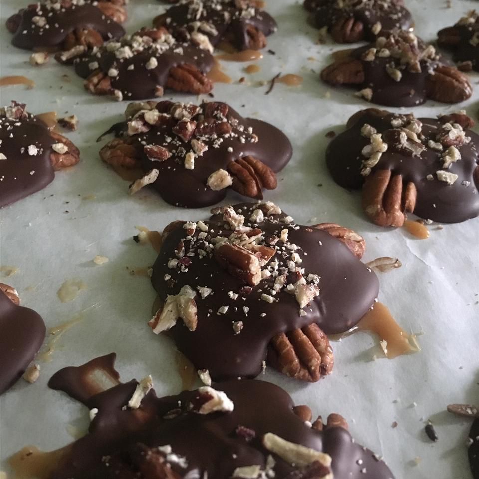 Homemade Chocolate Turtles