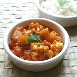 Indian Cauliflower and Potato Curry