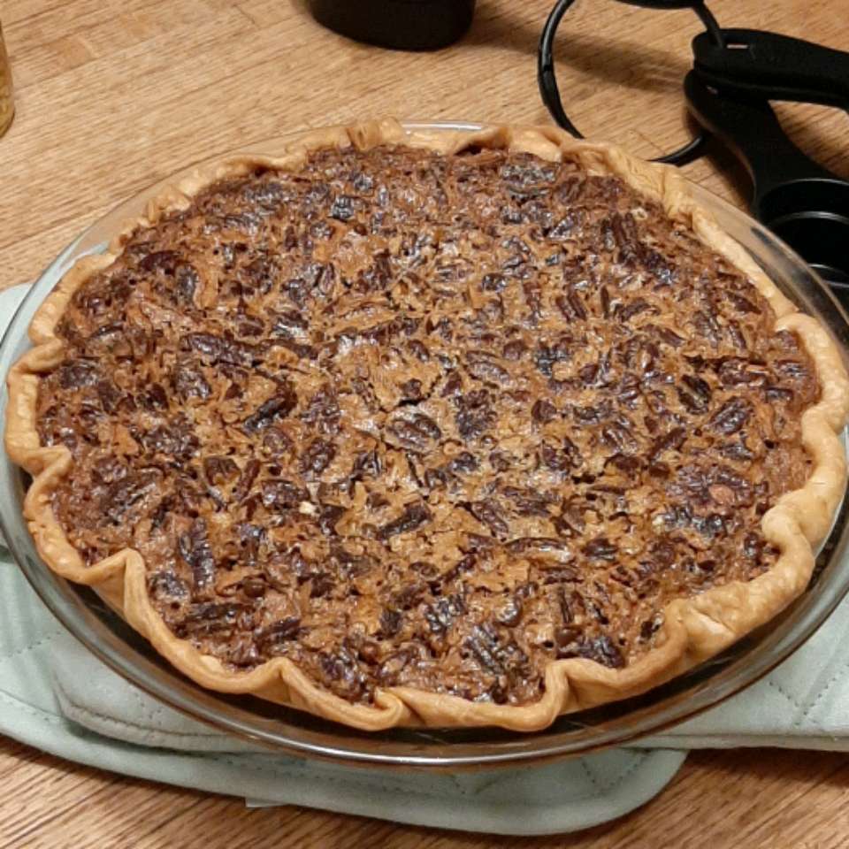 Kentucky Derby Bourbon Pecan Pie