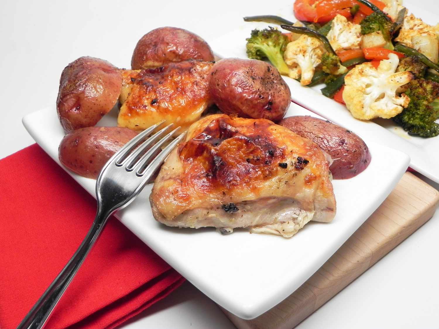 Lemon Garlic Chicken Thighs with Potatoes