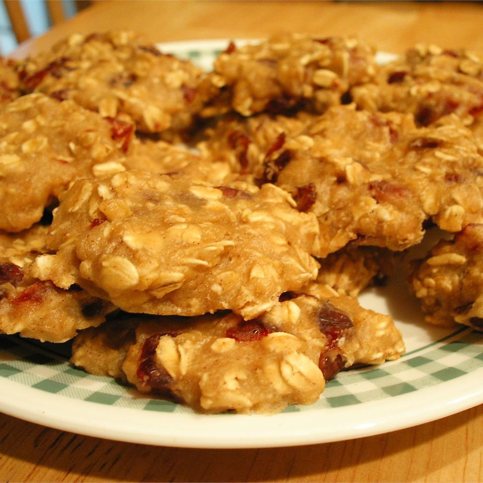 Low-Fat Oatmeal Cookies