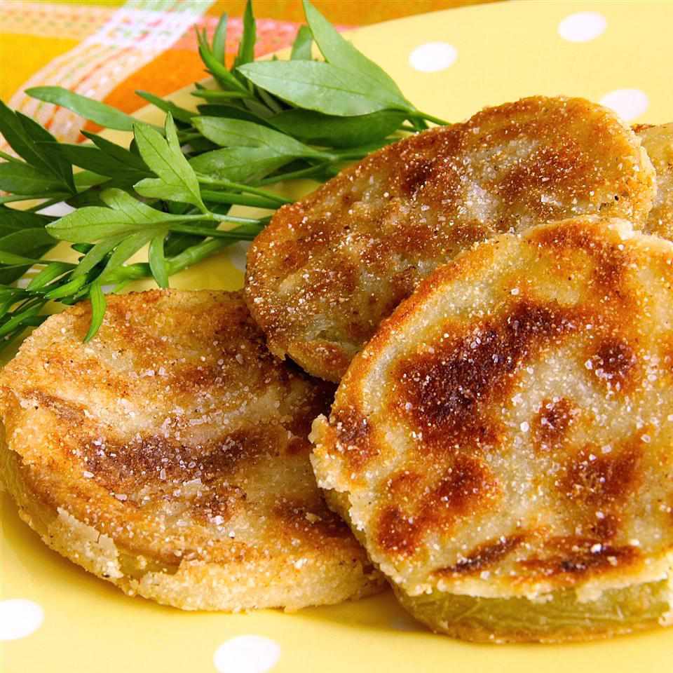 Mawmaw's Crispy Fried Green Tomatoes