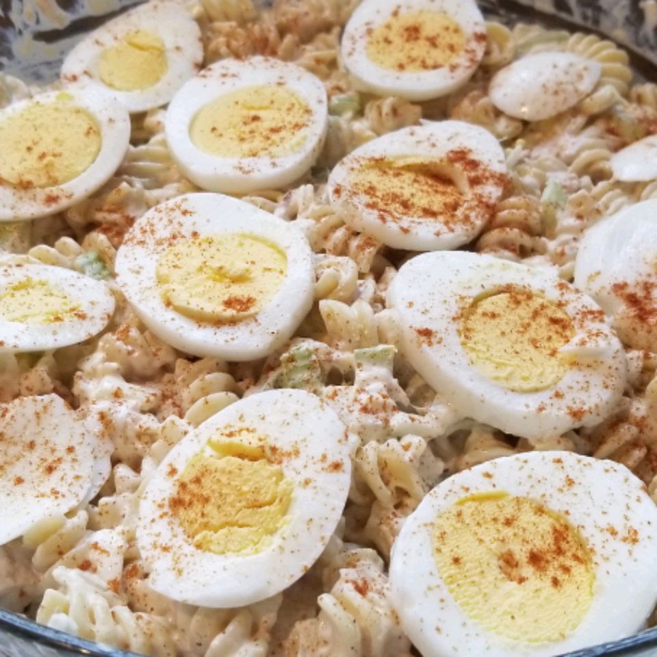 Mom's Crowd-Pleasing Macaroni Salad