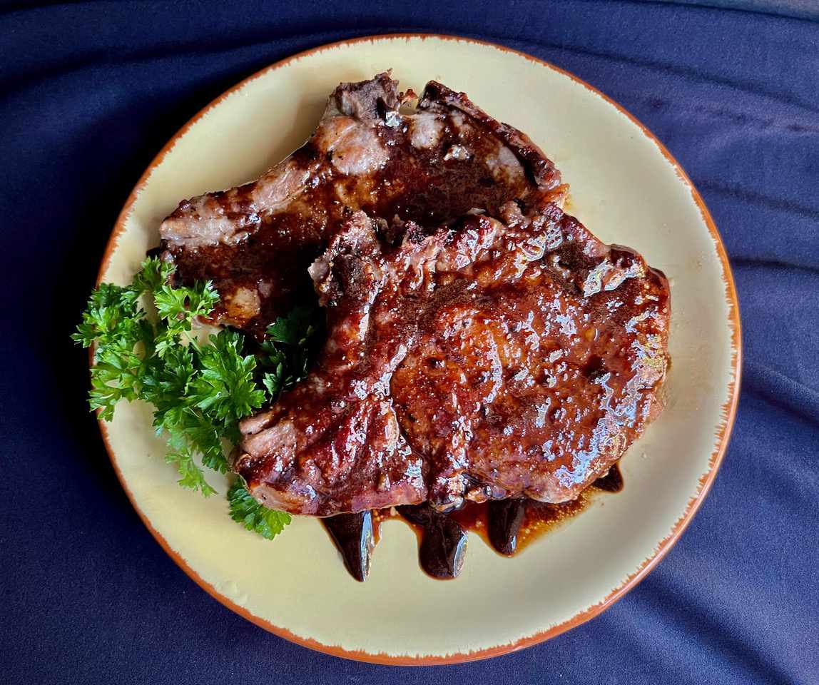 Pan-Seared Pork Chops with Balsamic Glaze