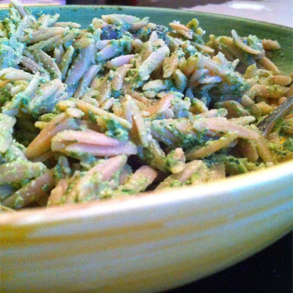 Pasta with Spinach and Pesto Sauce