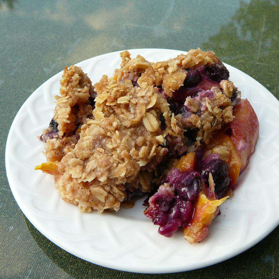Peach Blueberry Crumble