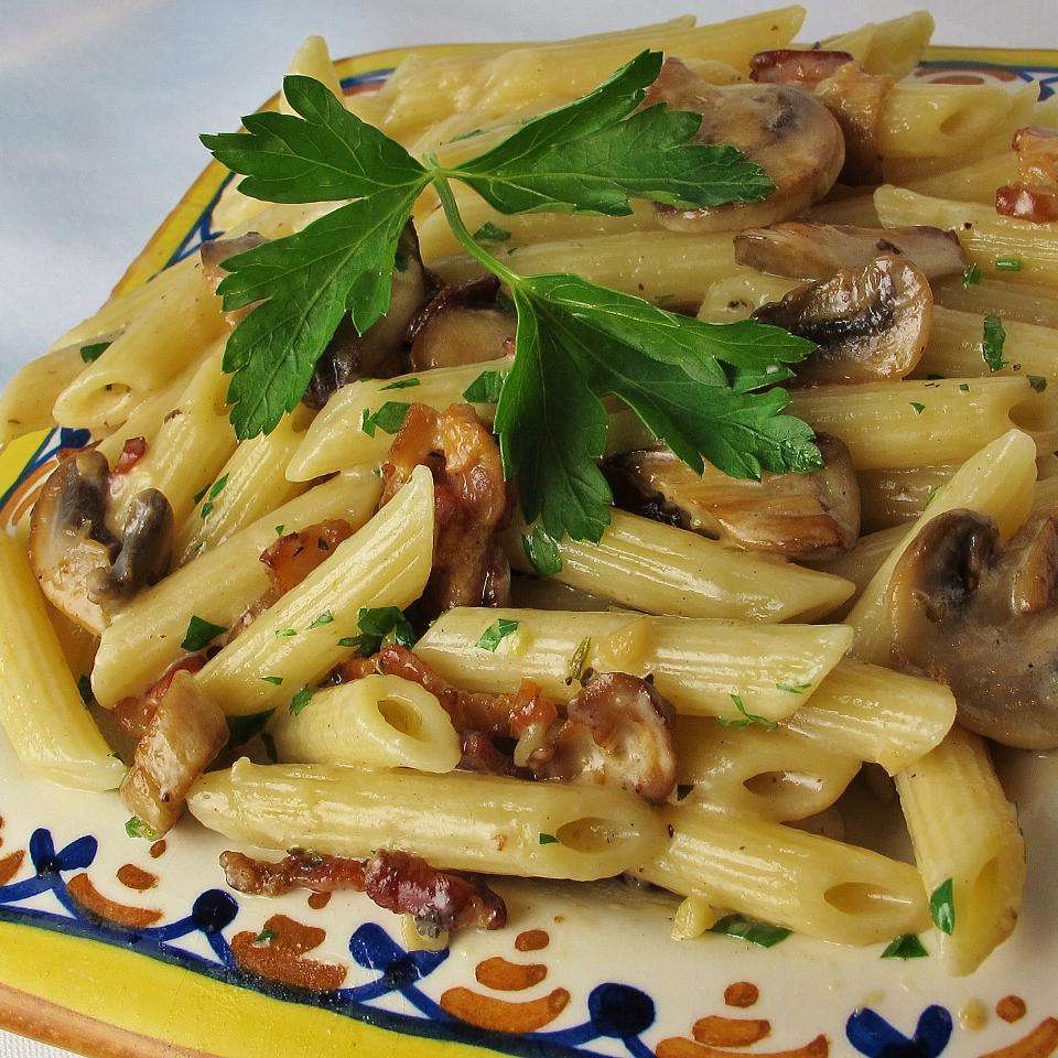 Penne Pasta with Crispy Pancetta and Sautéed Mushrooms