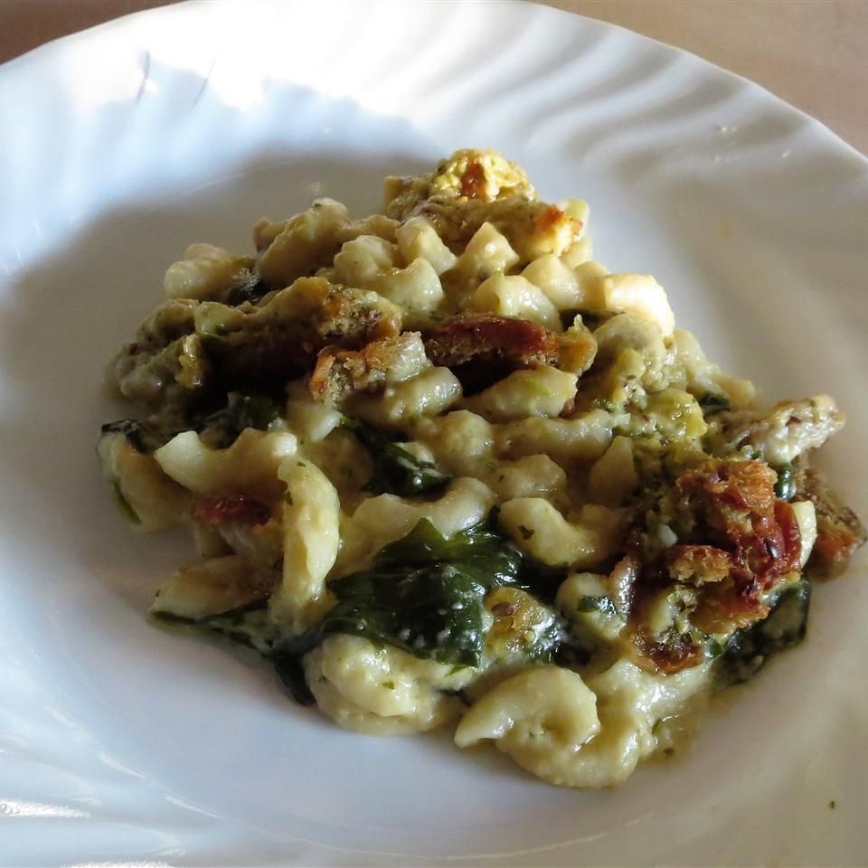 Pesto Spinach Mac and Cheese