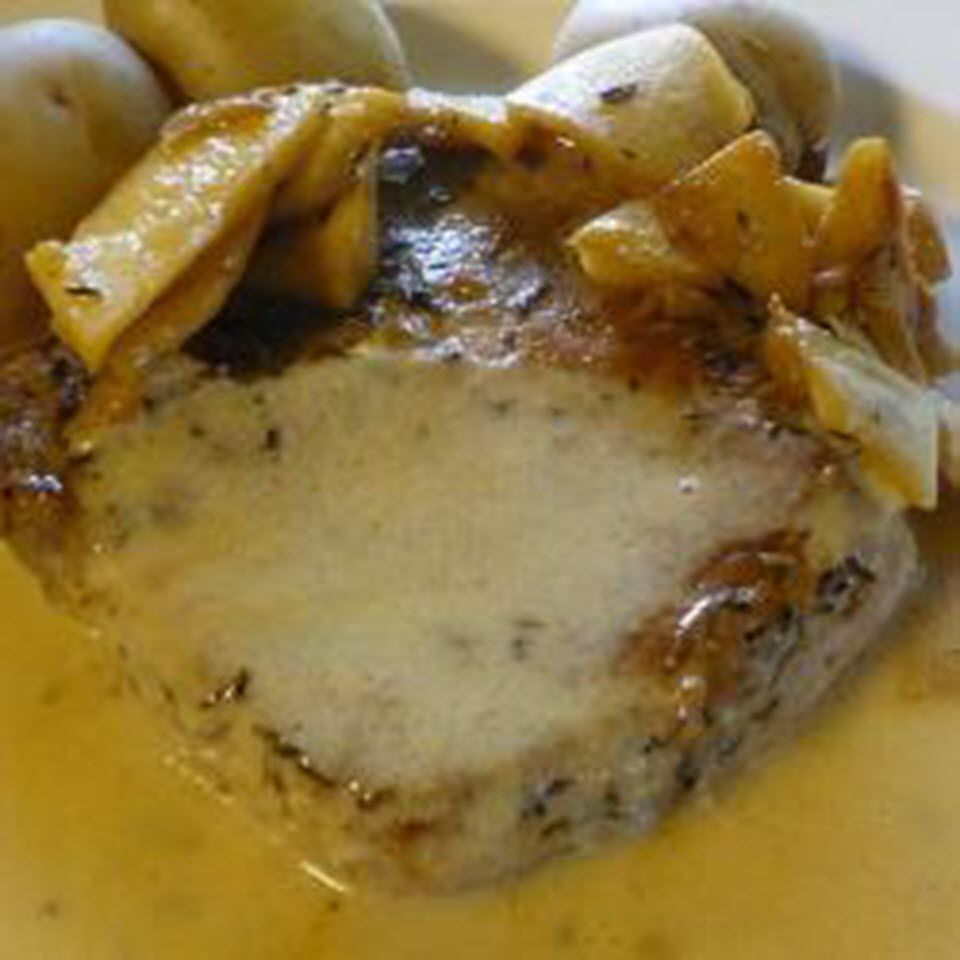 Pork Chops in Apple Cream Sauce