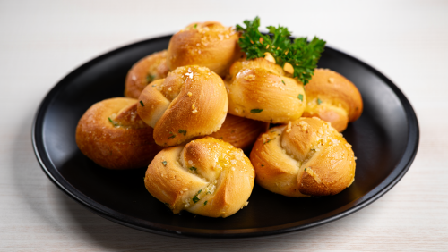 Air Fryer Garlic Knots