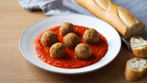 Algerian Kefta Meatballs in Garlic Tomato Sauce