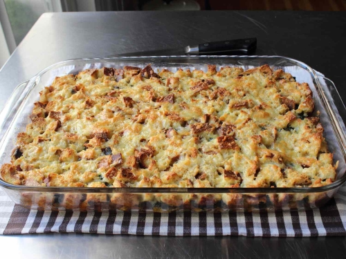 Bacon, Cheddar, and Spinach Breakfast Strata