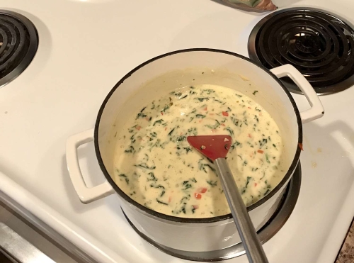 Cheesy Spinach Con Queso
