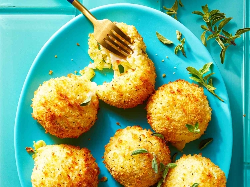 Crispy Air Fryer Arancini with Melted Cheese