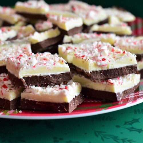 Simple 5-Ingredient Peppermint Bark