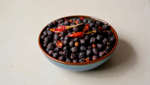 Spicy Pakistani Black Chickpeas