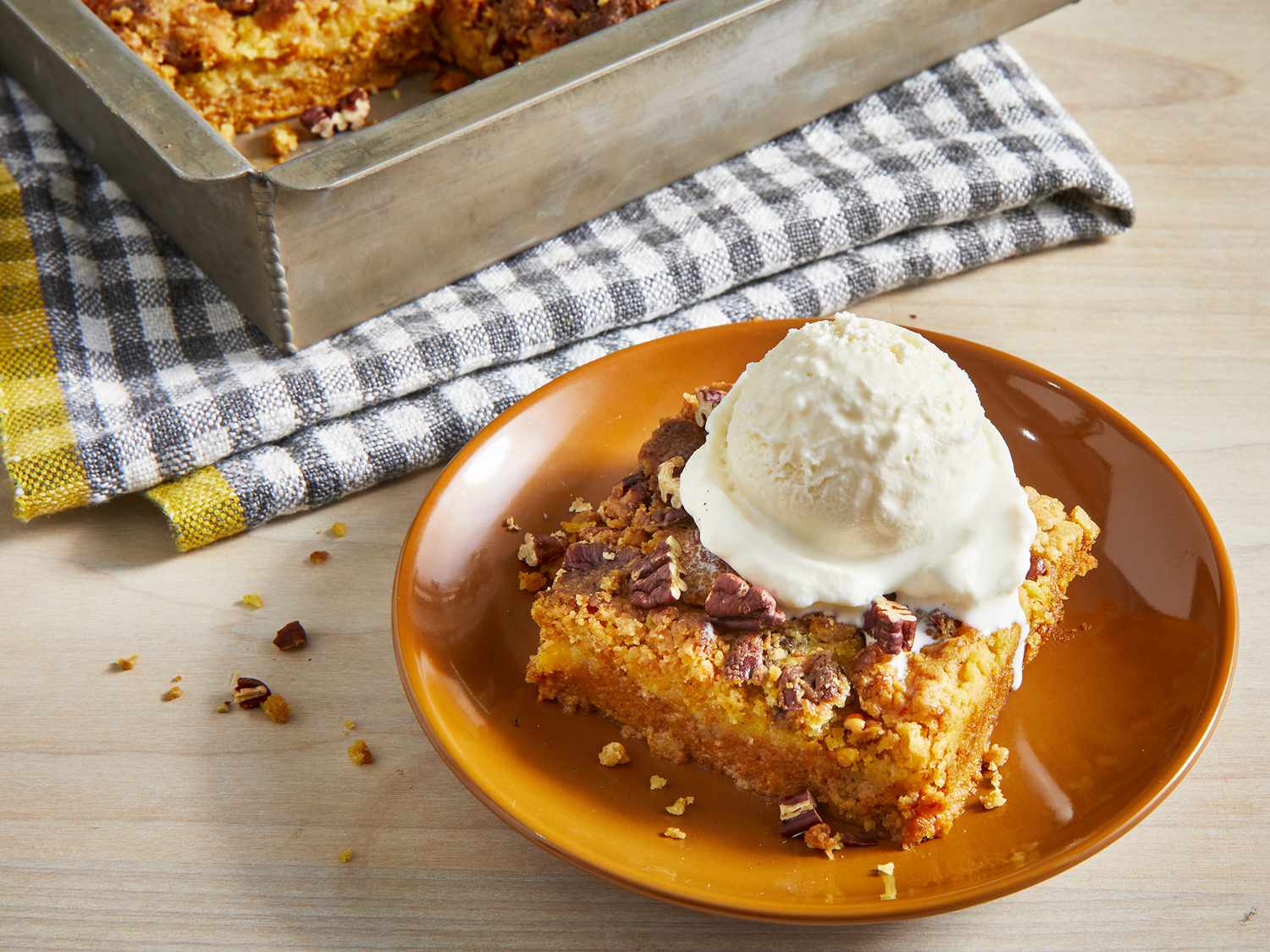 Pumpkin Pecan Crunch Cake
