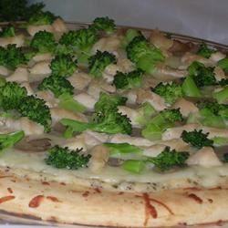 Ricotta Pizza with Chicken and Veggies