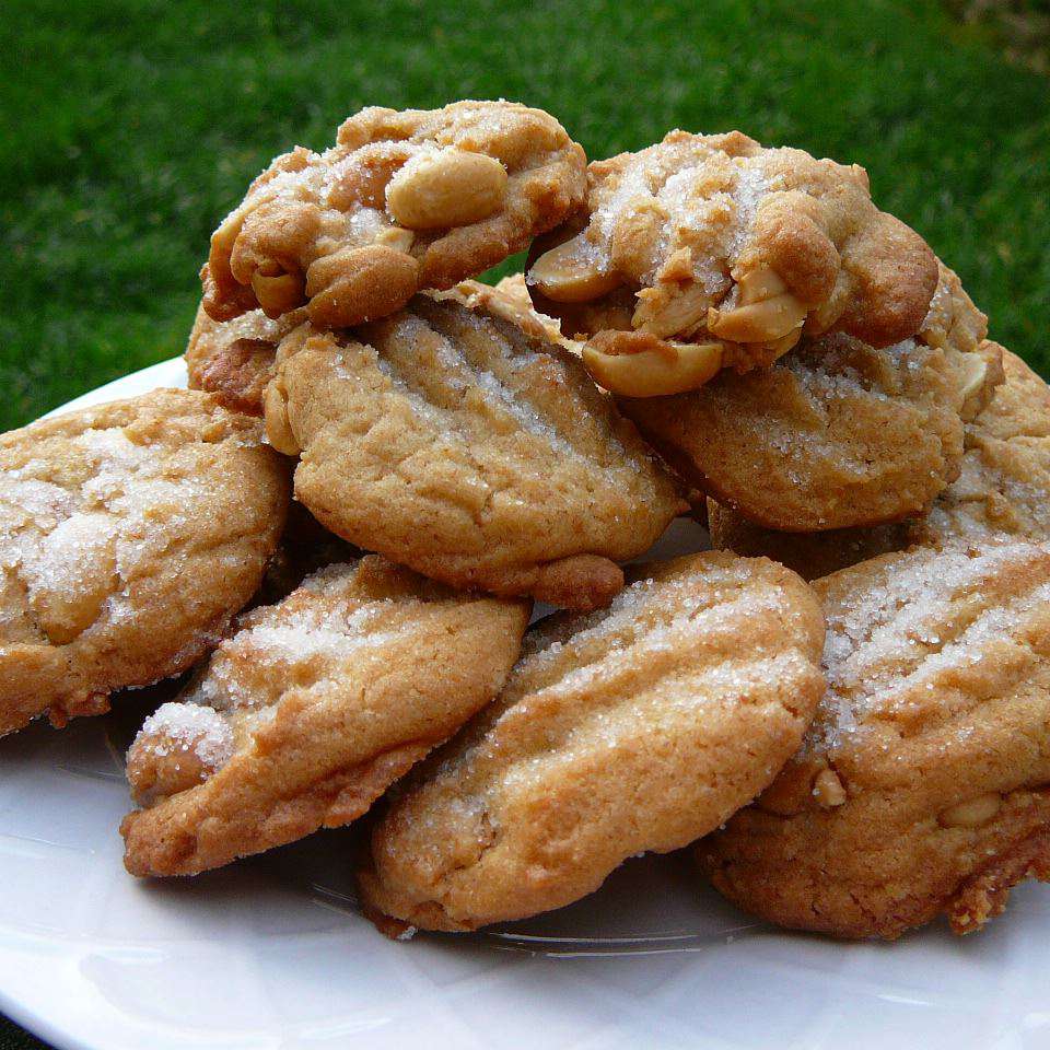 Salty Peanut Cookies