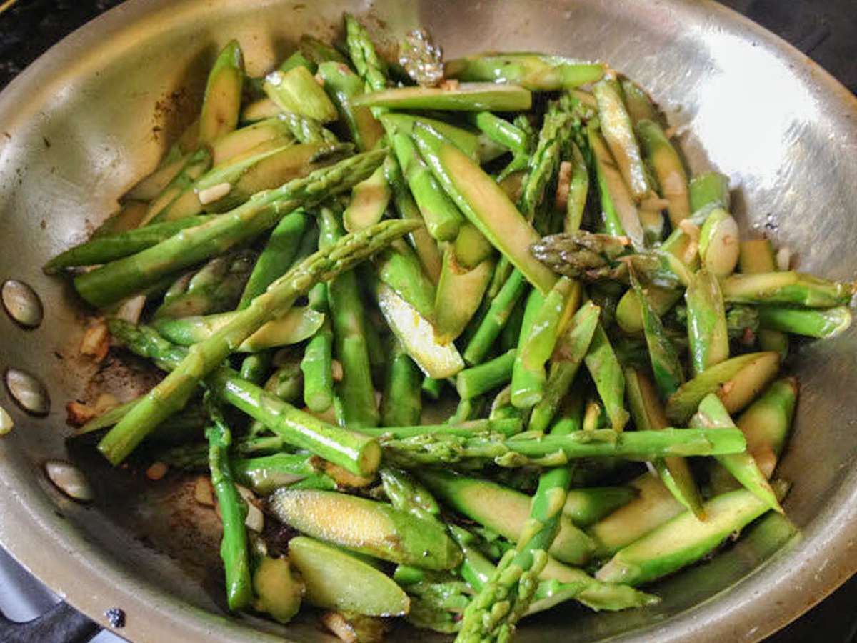 Simple Asparagus Stir-Fry