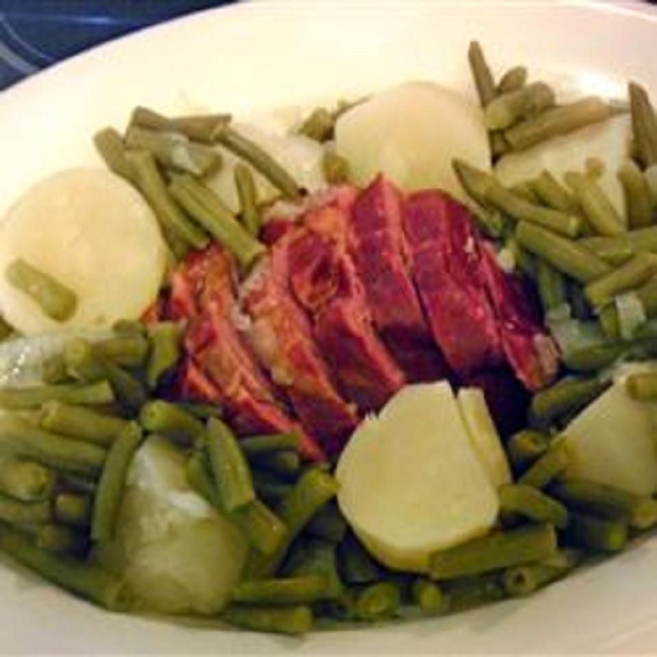 Simple Cottage Ham with Potatoes and Beans