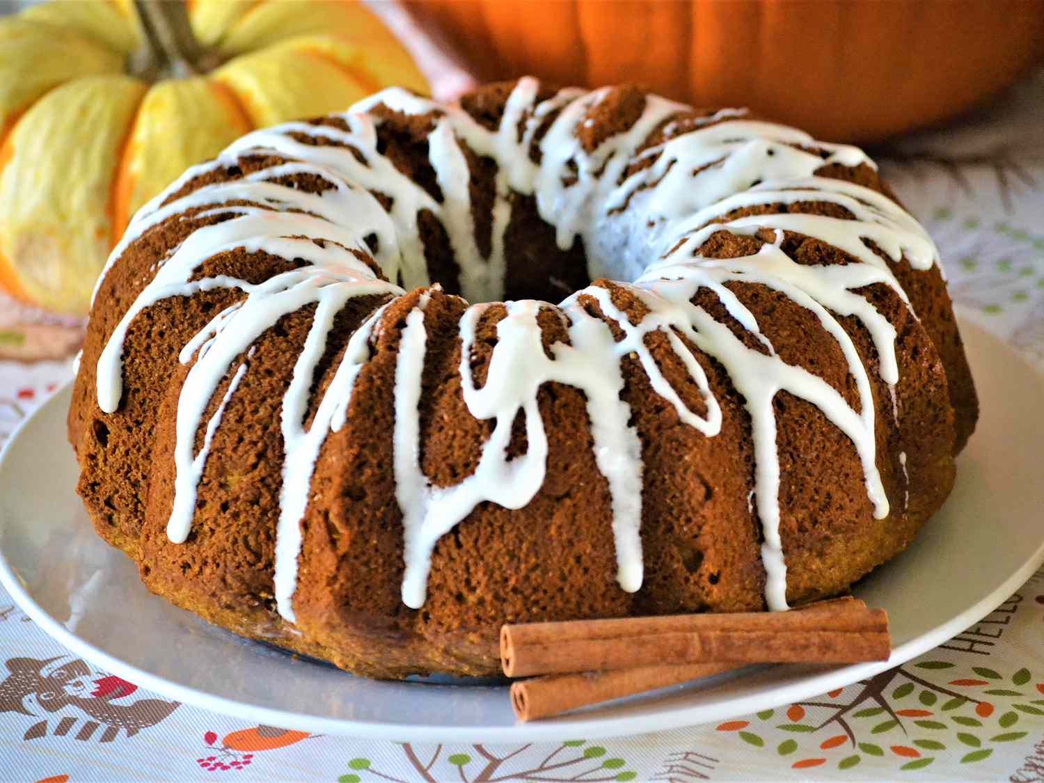 Simple Pumpkin Bundt Cake