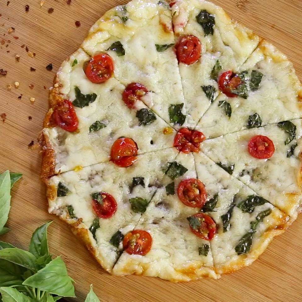 Skillet Margherita Pizza
