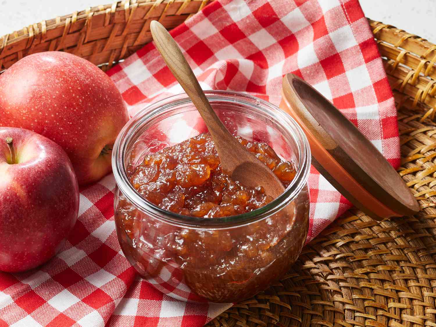 Slow-Cooked All-Day Apple Butter
