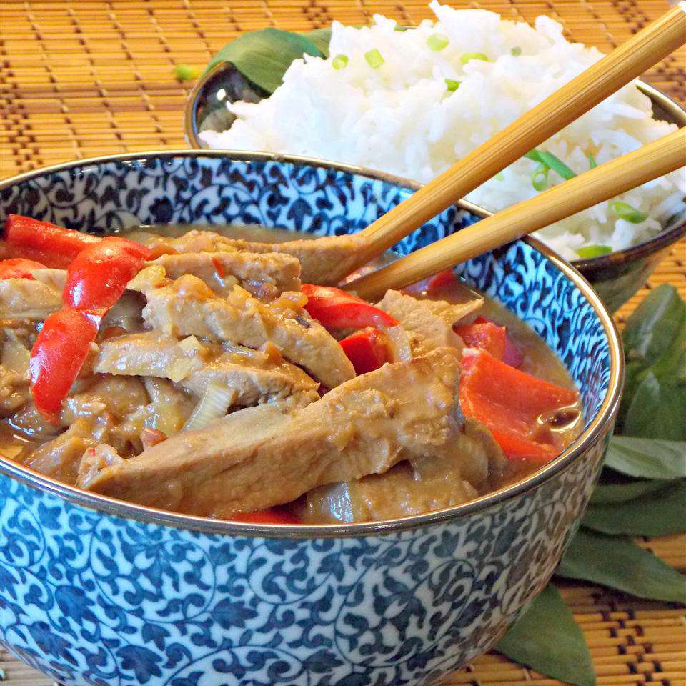Slow Cooker Peanut Pork and Peppers
