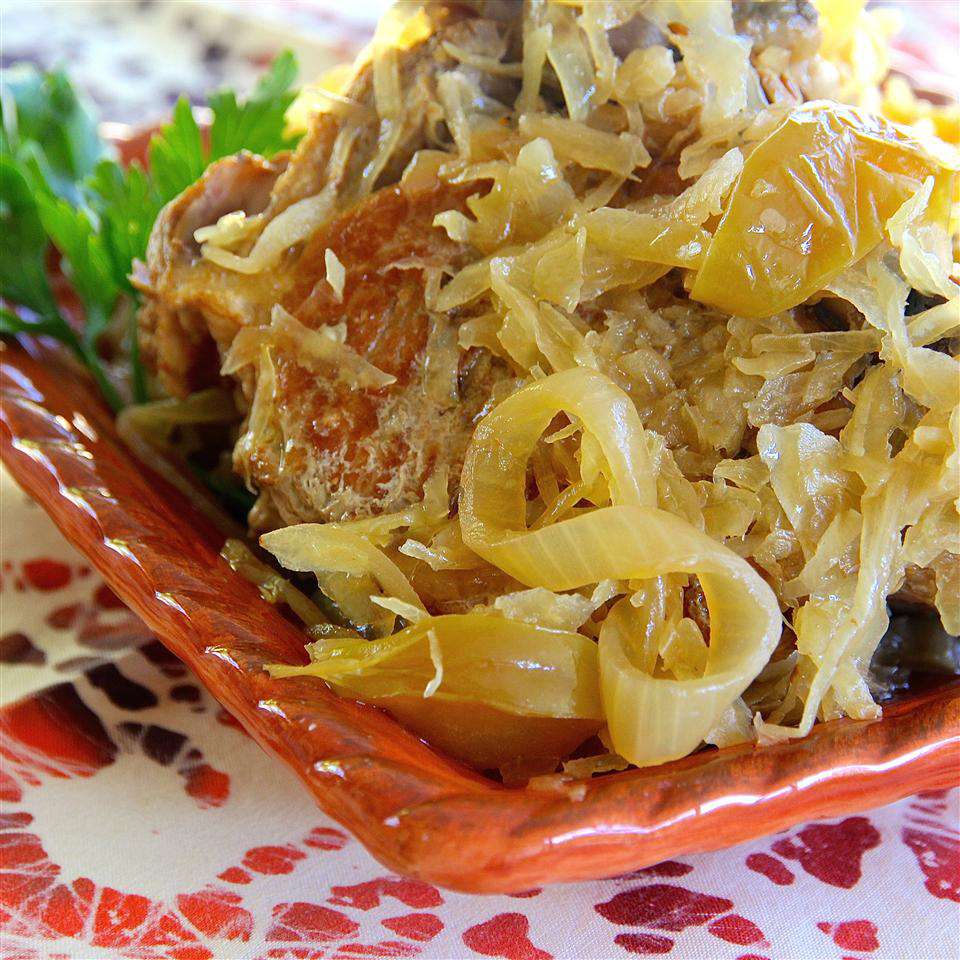 Slow Cooker Pork with Apples and Sauerkraut