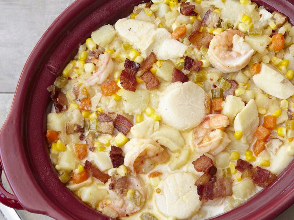 Slow Cooker Seafood Chowder