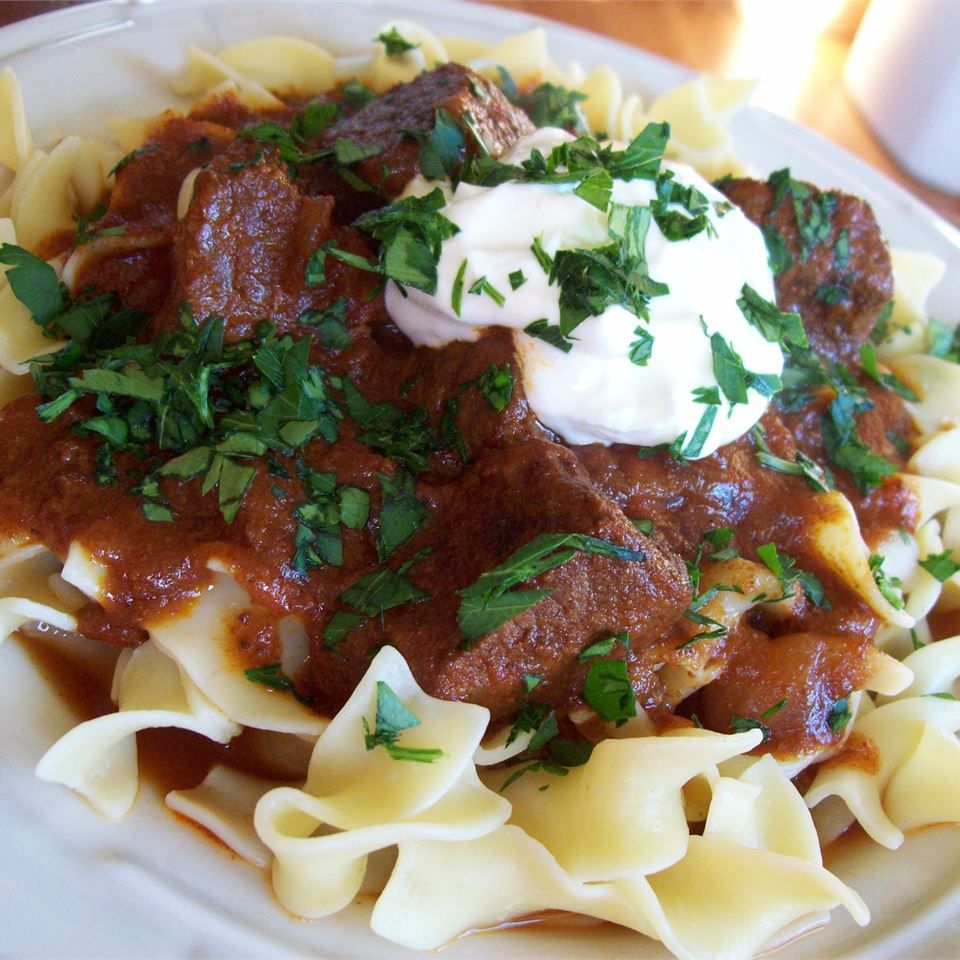 Smoked Paprika Slow Cooker Goulash