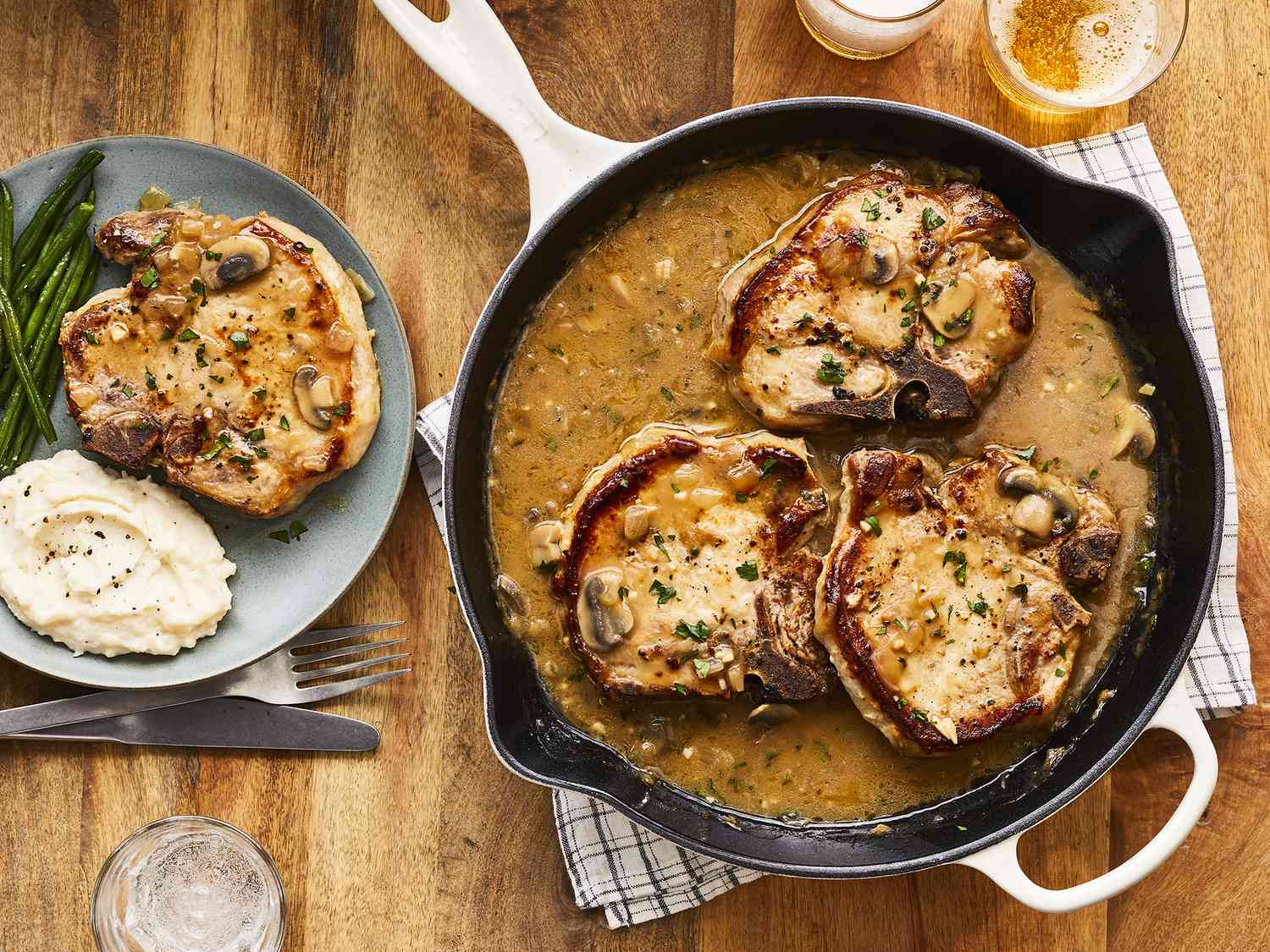 Smothered Pork Chops in Brown Gravy