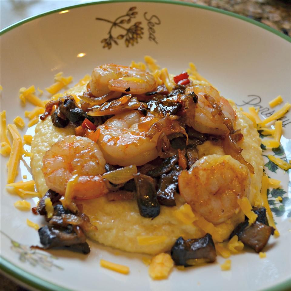 Southern Shrimp and Cheesy Grits with Bacon