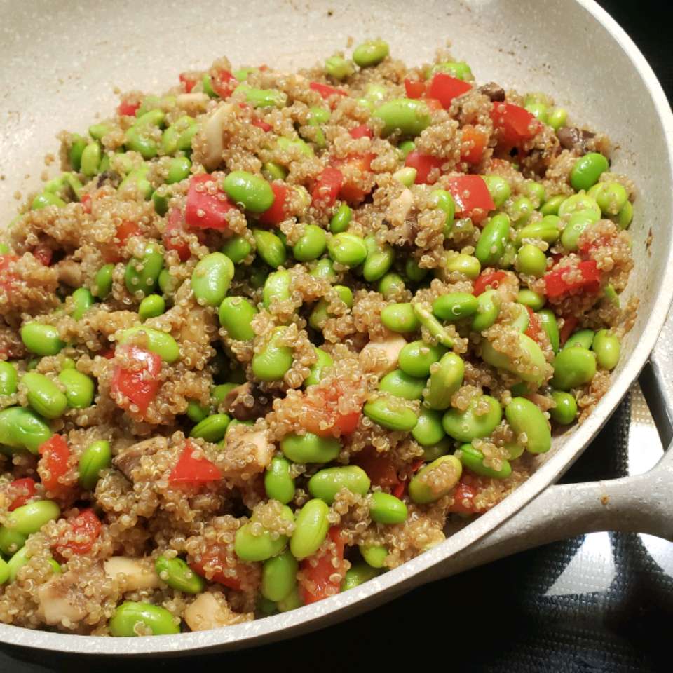Spicy Vegan Quinoa with Edamame