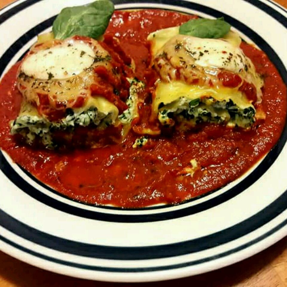 Spinach and Sausage Lasagna Roll-Ups