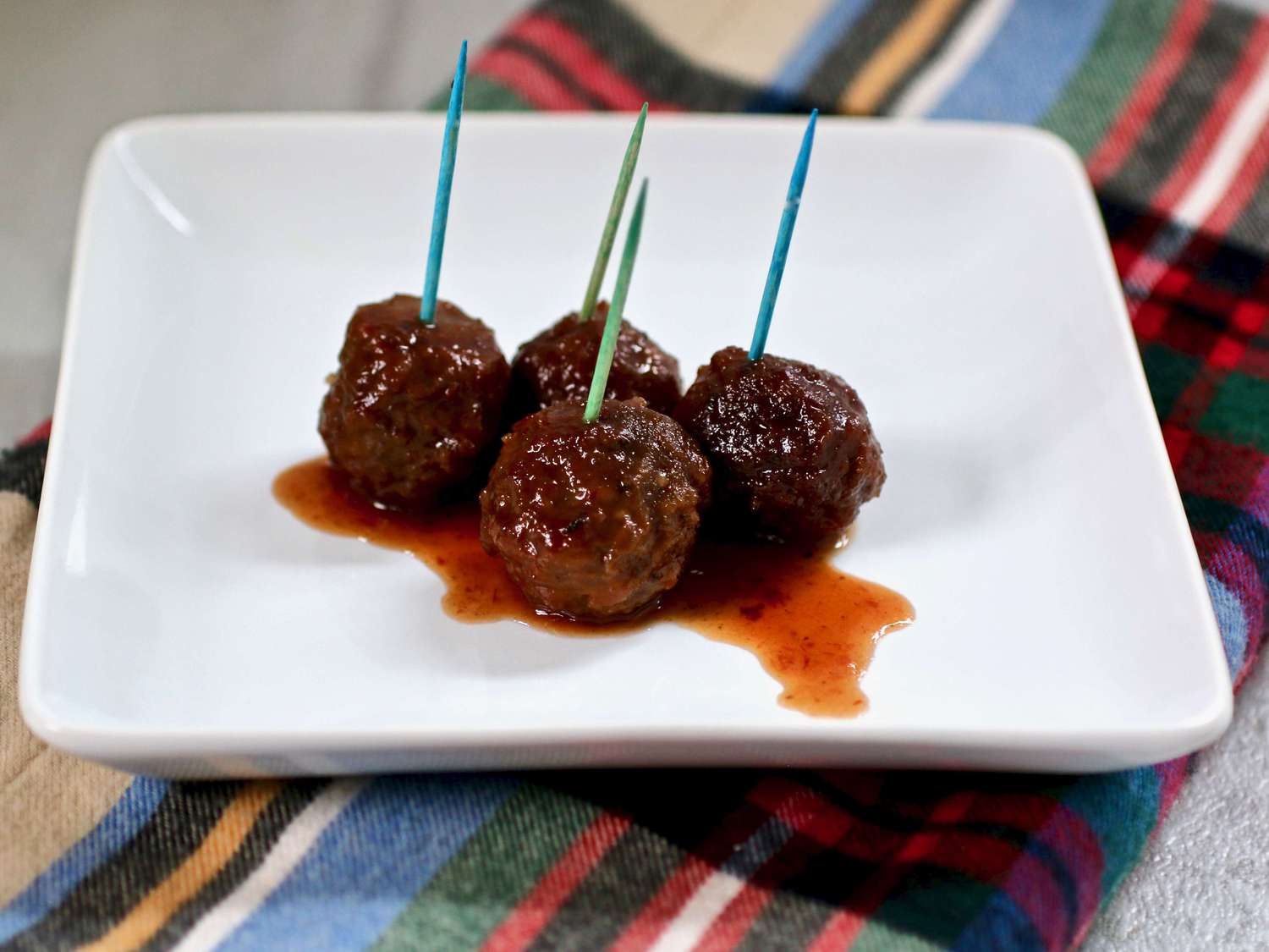 Sweet and Spicy Grape Jelly Meatballs