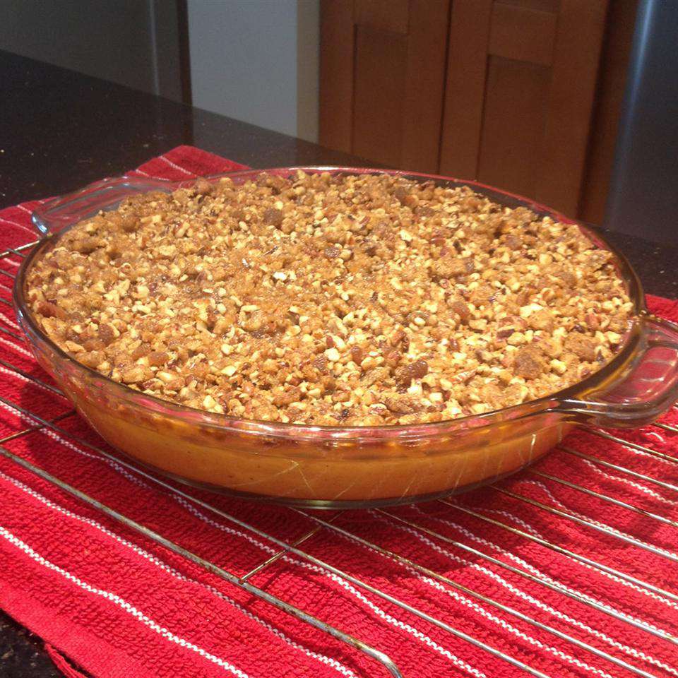 Sweet Potatoes with Praline Pecan Crust