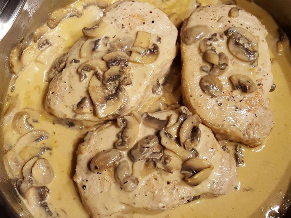 Tender Pork Chops in Creamy Mushroom Sauce