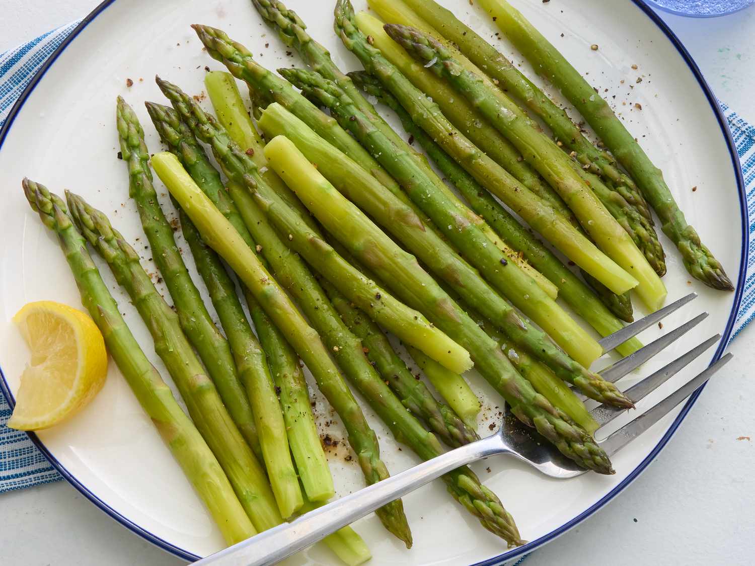 Tender Steamed Asparagus
