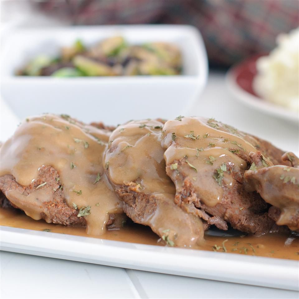 Tender Venison Roast with Gravy