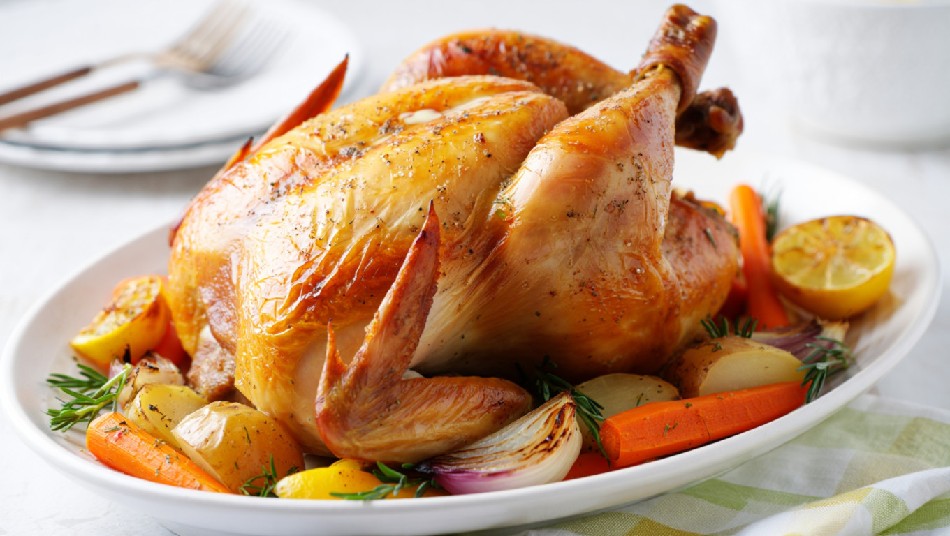 Ultimate Roast Chicken: Crispy Skin & Tender Meat