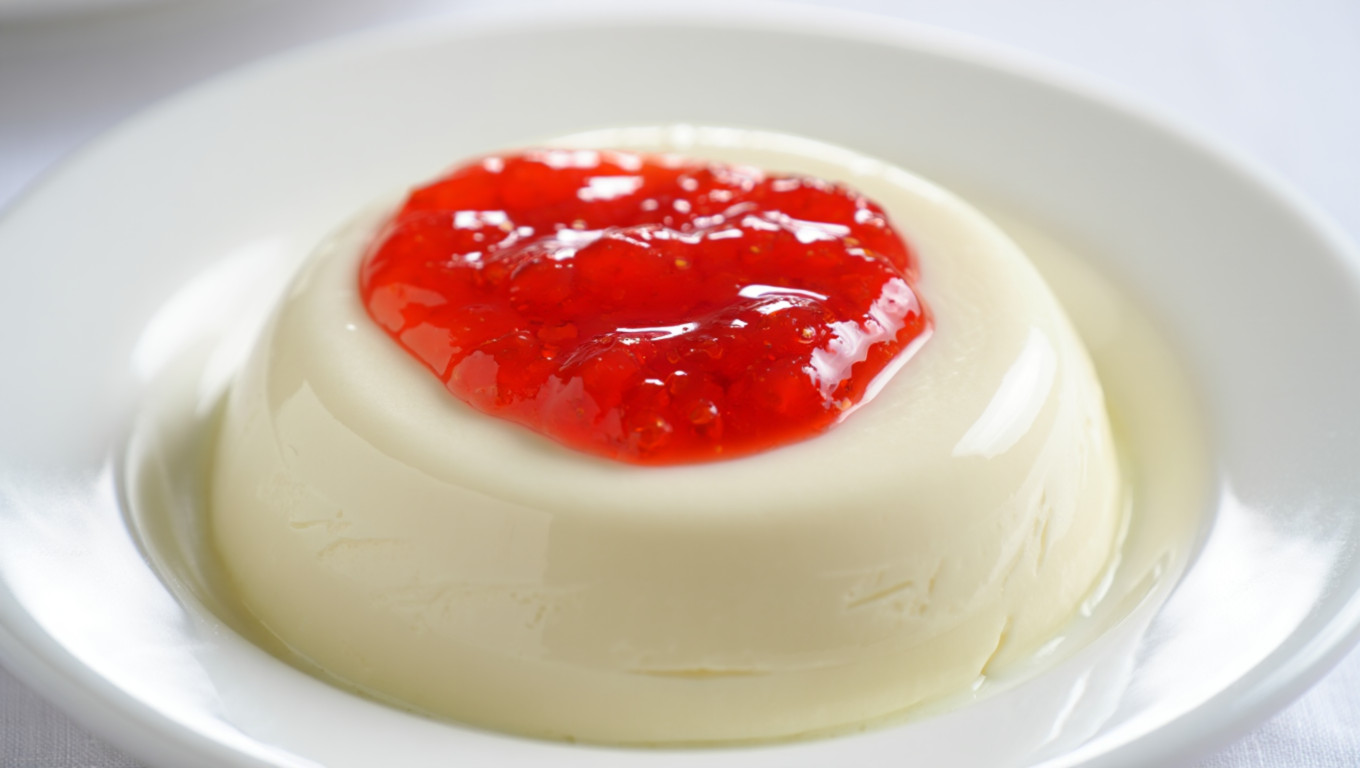 Vanilla Panna Cotta with Strawberry Jam