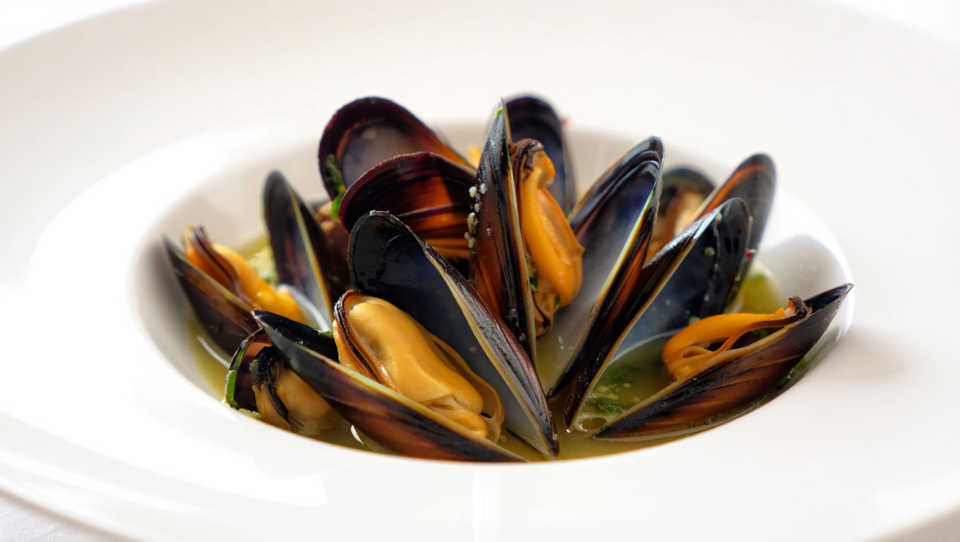 Wine-Braised Mussels