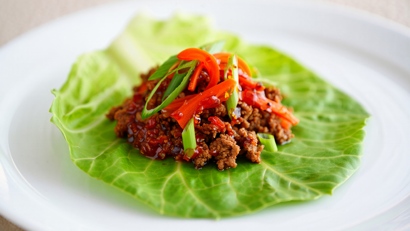 Zesty Asian-Style Ground Beef Cabbage Wraps